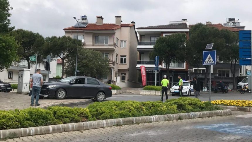 Menteşe’de otomobil sürücüsü seyir halindeyken kalp krizi geçirdi, Menteşe'de trafik kazası, kalp krizi geçirmesi üzerine kaza yaptı