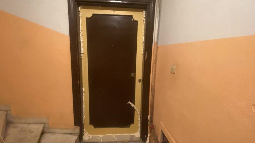 marmaris kiracı marmaris ev sahibi silikon tartışması marmaris kiracı kapıya silikon