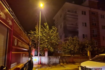 Menteşe'de balkon yangını menteşe yangın Menteşe'de balkon yandı
