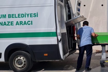 bodrum tiyatro bodrum'da tiyatro oyuncusu hayatını kaybetti Demet Ersoy bodrum terastan düşen tiyatro