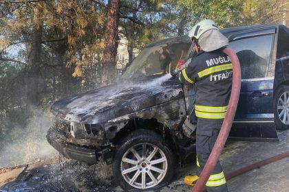 menteşe yangın menteşe araba yangını araba yandı Menteşe akbük menteşe araba