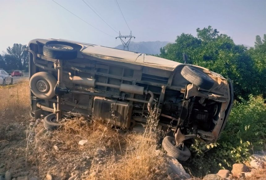 Köyceğiz de araba takla attı köyceğiz kaza köyceğiz trafik kazası takla atan otomobil takla atan otomobil