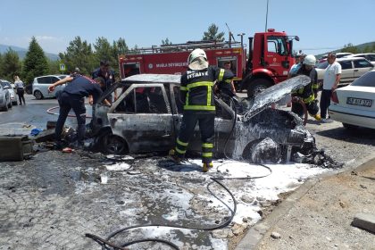 Muğla Eğitim ve Araştırma Hastanesi muğla hastane otoparkında bir araç yandı muğla araba yangını muğla eğitim araştırma hastanesi yangın