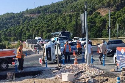 menteşe trafik kazası Menteşe Çevre Yolu menteşe kaza menteşe araba yan yattı