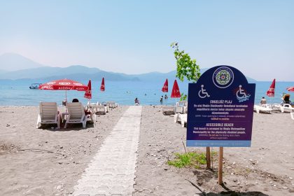 Muğla Büyükşehir Belediyesi Muğla Engelsiz Plaj Muğla Büyükşehir Belediyesi engelsiz plaj engelsiz plaj Fethiye Akmaz ve büyüksamanlık