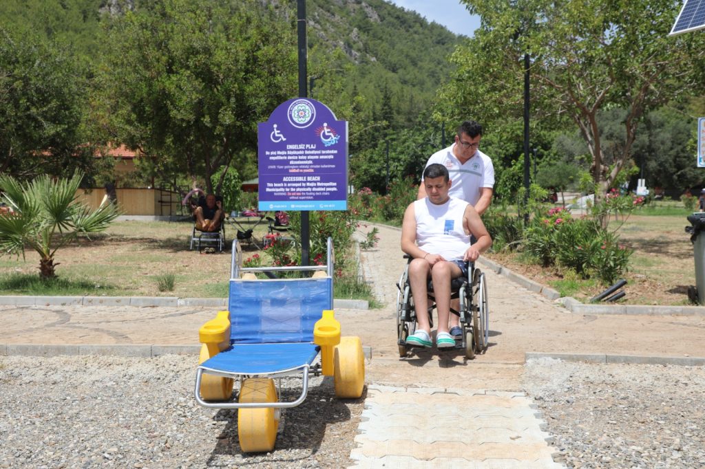 Muğla Büyükşehir Belediyesi  Muğla Engelsiz Plaj Muğla Büyükşehir Belediyesi engelsiz plaj  engelsiz plaj  Fethiye Akmaz ve büyüksamanlık