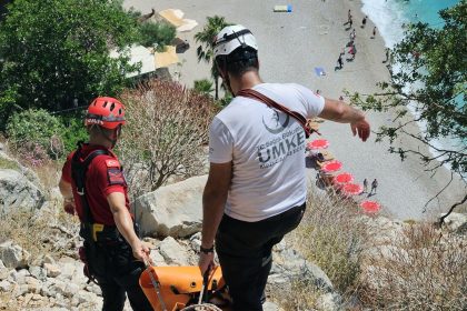 Kelebekler Vadisi’nden düşen, Kelebekler Vadisi’nin zirvesine çıkan
