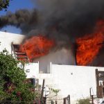 Bodrum’da bir yurttaşın kendi evini, bir yurttaşın kendi evini yakıp
