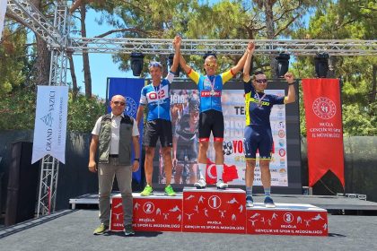 15 Temmuz Şehitlerini Anma Bisiklet Yol Yarışı marmaris 15 temmuz marmaris bisiklet yarışı marmaris 15 temmuz bisiklet