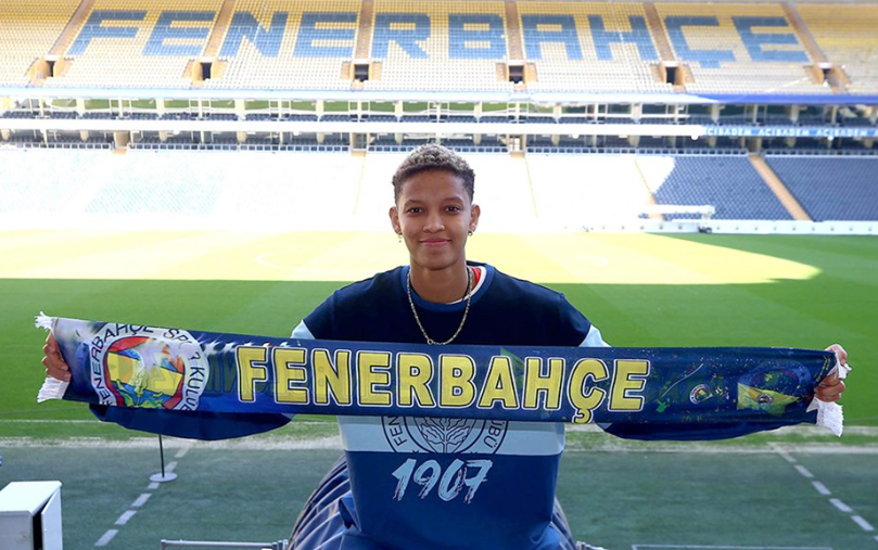 fenerbahçe, fenerbahçe voleybol, fenerbahçe voleybol sözleşme, meliha diken, gizem örge, melissa vargas 