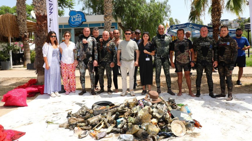 Bodrum Gümbet Koyu’nda yapılan deniz dibi temizliğinde, Gümbet Koyu’nda gerçekleştirilen deniz dibi temizliği