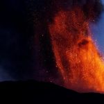 Etna Yanardağı, Sicilya Adası'nda bulunan Etna Yanardağı