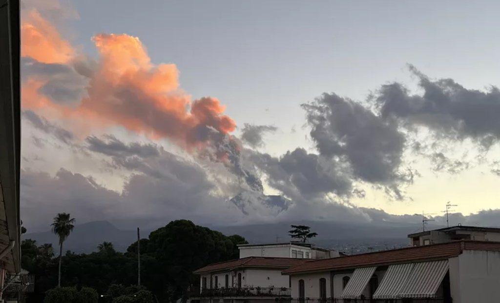 Sicilya'da Etna ve Stromboli yanardağları, Etna ve Stromboli yanardağlarının faaliyete geçmesi