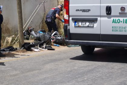 Bodrum’da motosiklet kazası, motosikletin hafif ticari araca çarptığı kazada