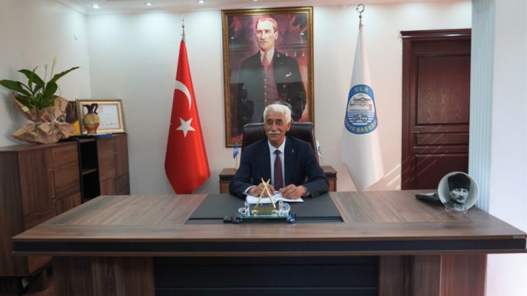 Mehmet Caner Ula Mehmet Caner Mehmet Caner sokak köpekleri ula belediye başkanı ula belediye başkanı köpek