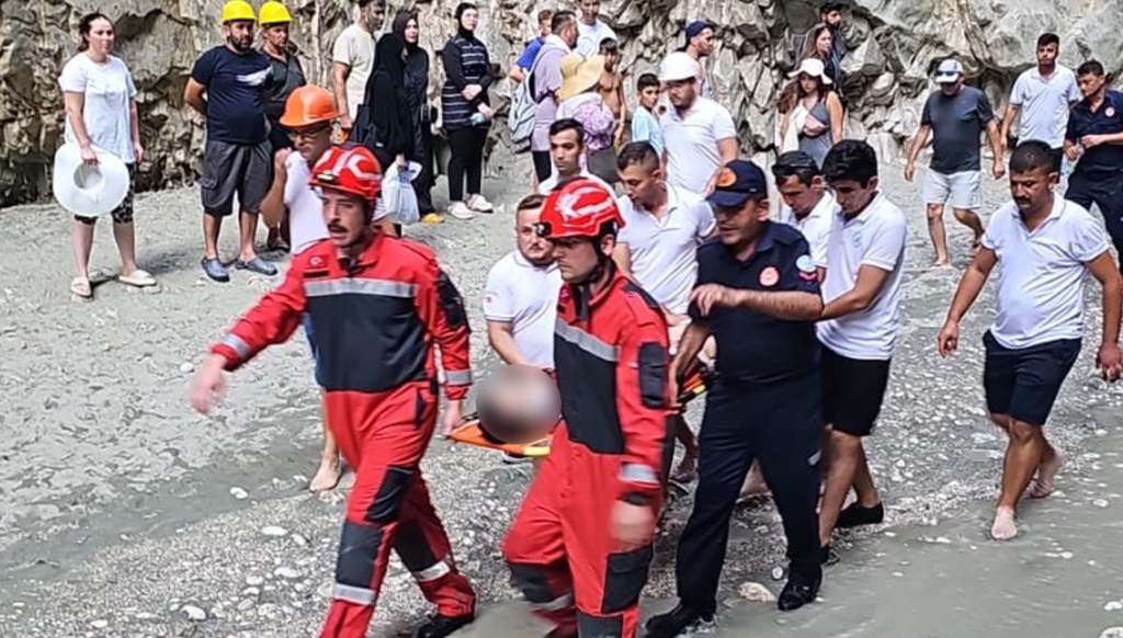 Saklıkent Kanyonu kaya kaya düşmesi rus tursitler yaralandı Seydikemer