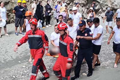 Saklıkent Kanyonu kaya kaya düşmesi rus tursitler yaralandı Seydikemer