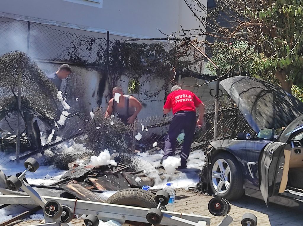 fethiye yangın fethiyede yangın fethiye depo yangın akarca yangın
