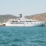 White Rose of Drachs Alibaba'nın başkanı Mega yat fethiye alibabanın yatı Fethiye iskelesi John Michael Evans