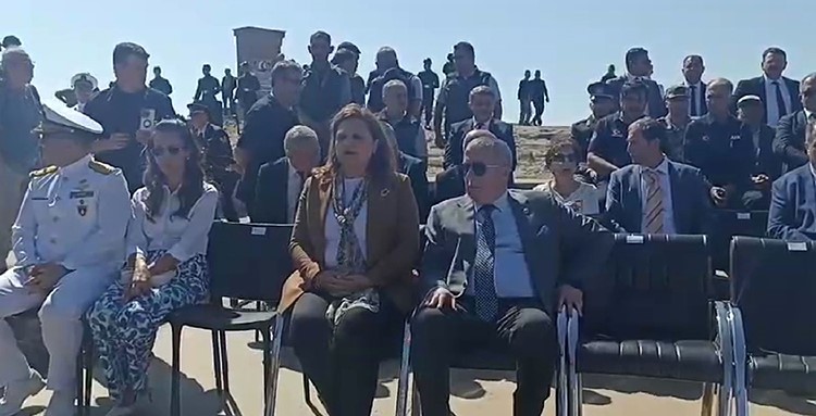 burcu köksal, burcu köksal kimdir, burcu köksal plastik sandalye, burcu köksal sandalye, afyonkarahisar.
