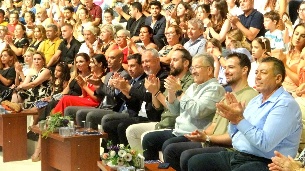 Menteşe Zurnazen Festivali  9. Uluslararası Zurnazen Festivali Öykü Gürman  Öykü Gürman konser