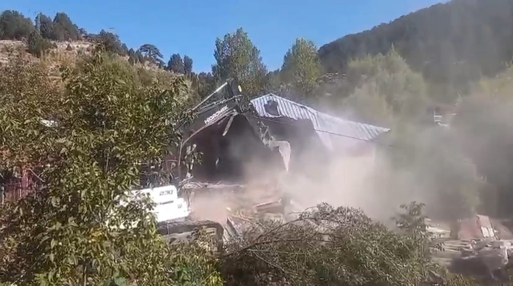 Fethiye nif mahallesi Fethiye belediyesi yıkım Kaçak yapı yıkımı Fethiye Belediyesi