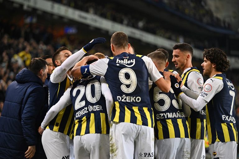 Antalyaspor Fenerbahçe muhtemel 11 Fenerbahçe maç kadrosu Antalyaspor Fenerbahçe maç kadrosu Antalyaspor Fenerbahçe maçı Antalyaspor Fenerbahçe 11ler