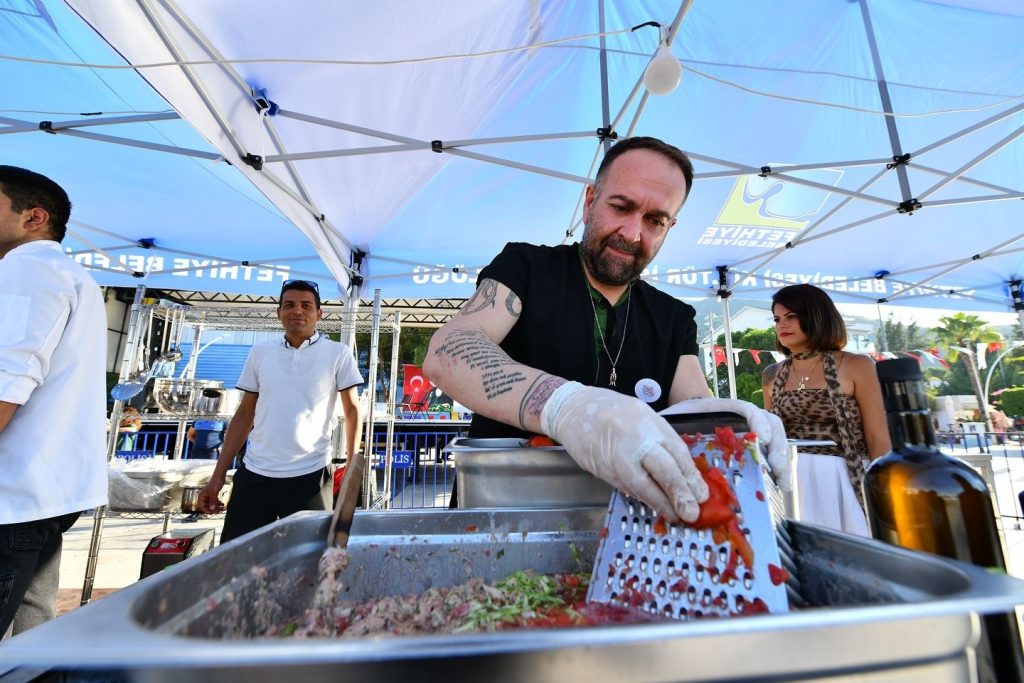 Gastronomi Kültür ve Dostluk Festivali fethiye başladı fethiye gastronomi festivali fethiye