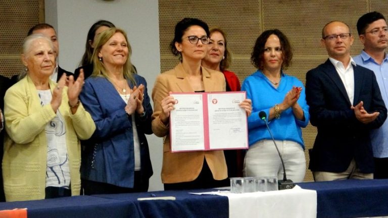 gonca köksal açıklama kadın cinayetlerine karşı açıklama Menteşe Belediye Başkanı Gonca Köksal kadın cinayetleri