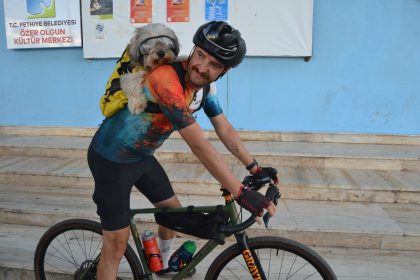 fethiye deprem köpek fethiye depremden kurtulan köpek fethiye oscar fethiye oscar köpek orhan yılmaz
