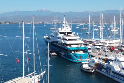 Sunrays mega yat Ravi Ruia Ravi Ruia fethiye limanı