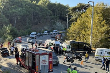 Fethiye ölüdeniz yolu Fethiye zincirleme trafik kazası Fethiye trafik kazası ölüdeniz trafik kazası muğla zincirleme trafik kazası