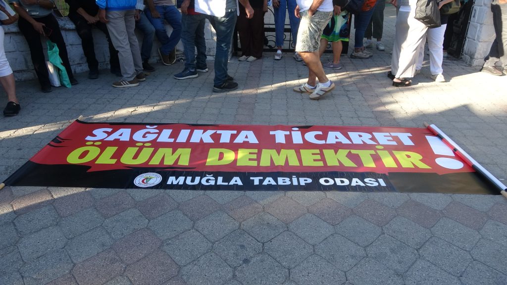 Fethiye eylem Fethiye yenidoğan çetesi protestosu Fethiye protesto Muğla Tabip Odası açıklama Muğla Tabip Odası yenidoğan açıklaması