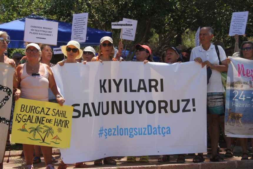 Şezlongsuz Datça İnisiyatifi basın açıklaması Şezlongsuz Datça İnisiyatifi alim karaca Şezlongsuz Datça İnisiyatifi karataş plajı kıyı işgali