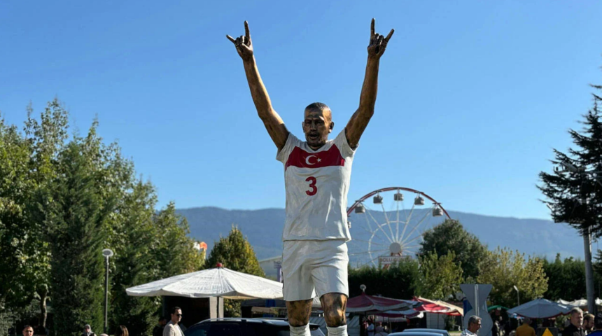 merih demiral heykel, merih demiral bozkurt işareti, merih demiral, tanju özcan, merih demiral nereli