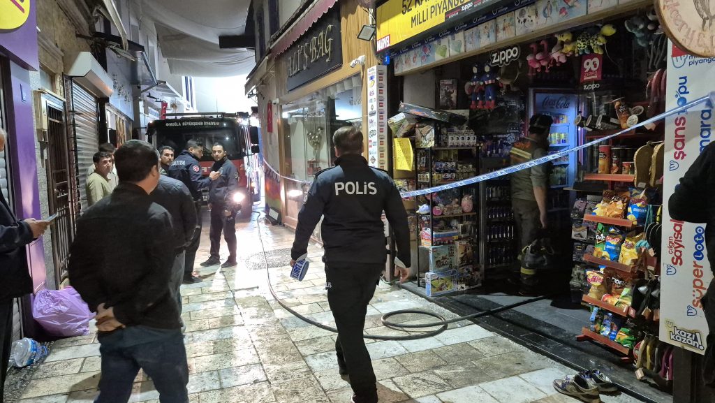 bodrum kardeş kavgası bodrum kavga bodrum market yangını Hakan Sekmen bodrum bir kişi hayatını kaybetti