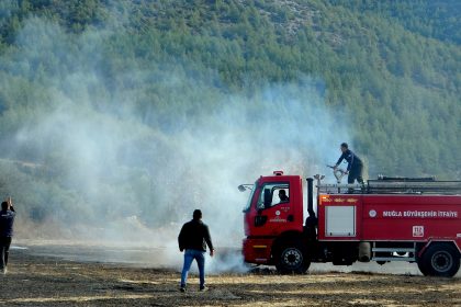 menteşe yangın Menteşe anız yangını menteşe itfaiye
