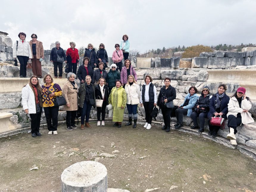 29 Ekim Kadınları Derneği Muğla Şubesi Stratonikeia Antik Kenti 24 Kasım Öğretmenler Günü gezisi Öğretmenler Günü yatağan gezisi