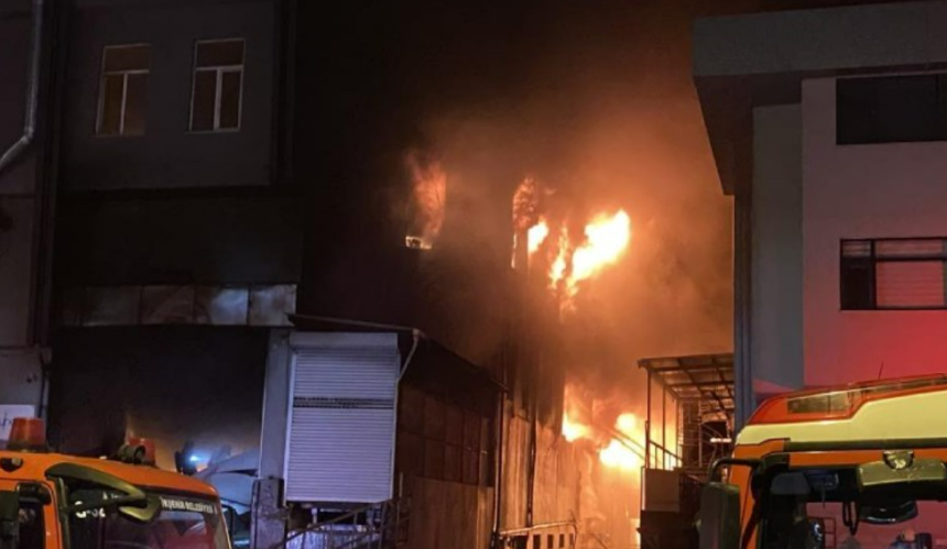 beylikdüzü yangın, beylikdüzü, beylikdüzü fabrika yangını, beylikdüzü son dakika, beylikdüzü yangın son dakika
