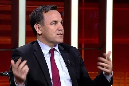 deniz zeyrek hangi gazetede yazıyor deniz zeyrek deniz zeyrek sözcü deniz zeyrek sözcüden ayrıldı sözcü gazetesi