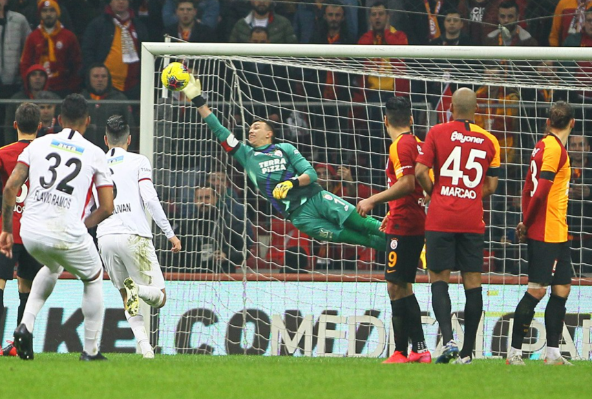 muslera, fernando muslera, muslera kaç yaşında, muslera ayrılıyor mu, muslera ayrılacak mı