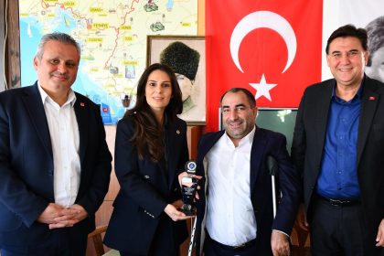 Engelli Dostu Muğla Milletvekili ödülü CHP Muğla Milletvekili Gizem Özcan Türkiye Sakatlar Derneği Fethiye Şubesi Gizem Özcan Engelli Dostu Muğla Milletvekili ödülü Engelli Dostu Muğla Milletvekili