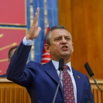 özgür özel, özgür özel saldırı, özgür özele saldırı, özgür özel saldırısı, özgür özel yumruk