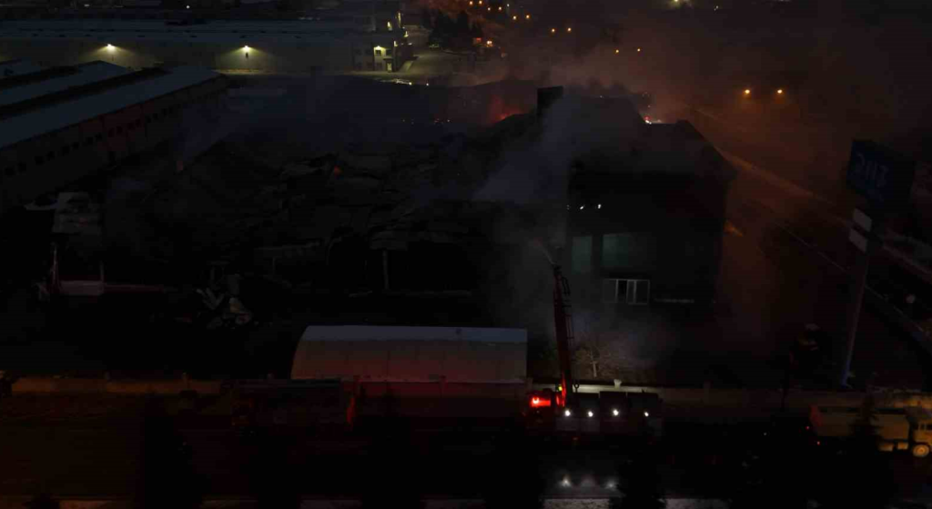 kayseri yangın, dnz mobilya kayseri, kayseri organize yangın, kayseri fabrika yangını, kayseride yangın