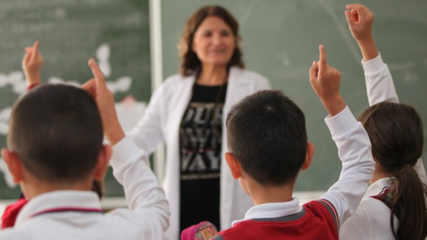 öğretmen kariyer basamakları uzman öğretmenlik uzman öğretmenlik nedir öğretmen kariyer basamakları açıklandı Aday Öğretmenlik ve Öğretmenlik Mesleği Kariyer Basamakları Yönetmeliği