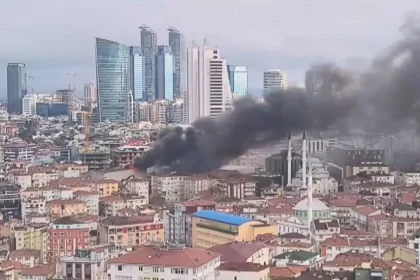 istanbul yangın Mecidiyeköy yangın son dakika Mecidiyeköy son dakika Mecidiyeköy yangın Mecidiyeköy otel yangını