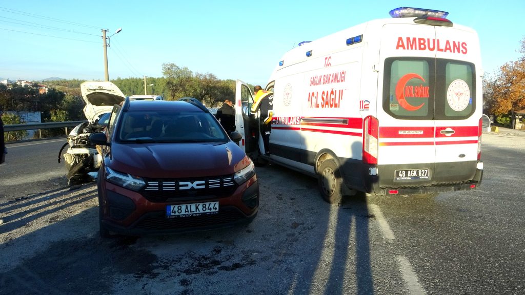 Menteşe trafik kazası menteşe kaza menteşe dört kişi yaralandı