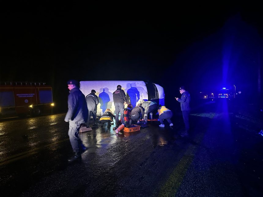 Fethiye trafik kazası Ölüdeniz yolu trafik kazası ölüdeniz oluklu mevkisi oluklu mevkisi kaza