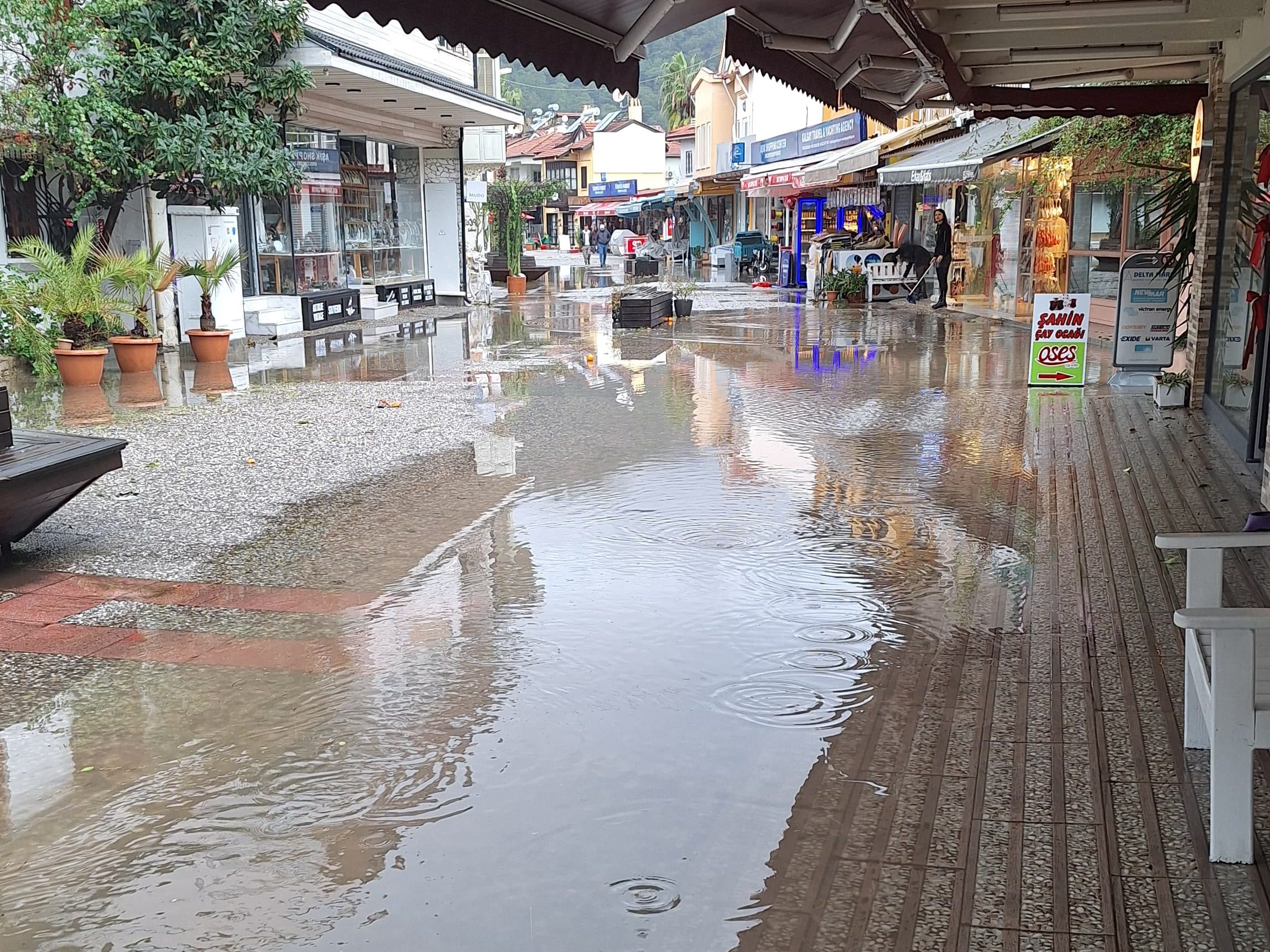 fethiye sağanak yağış  fethiye göcek sağanak yağış  fethiye göcek sel fethiye göcek dolu fethiye dolu 