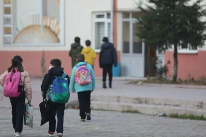 sömestr tatili ne zaman, okul 15 tatil ne zaman, 15 tatil ne zaman 2025 kaç gün kaldı, 15 tatil ne zaman başlıyor, okullarda ara tatil ne zaman